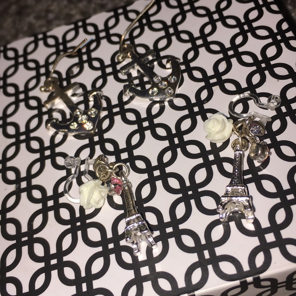Eiffel Tower earrings w/ roses & anchor earrings